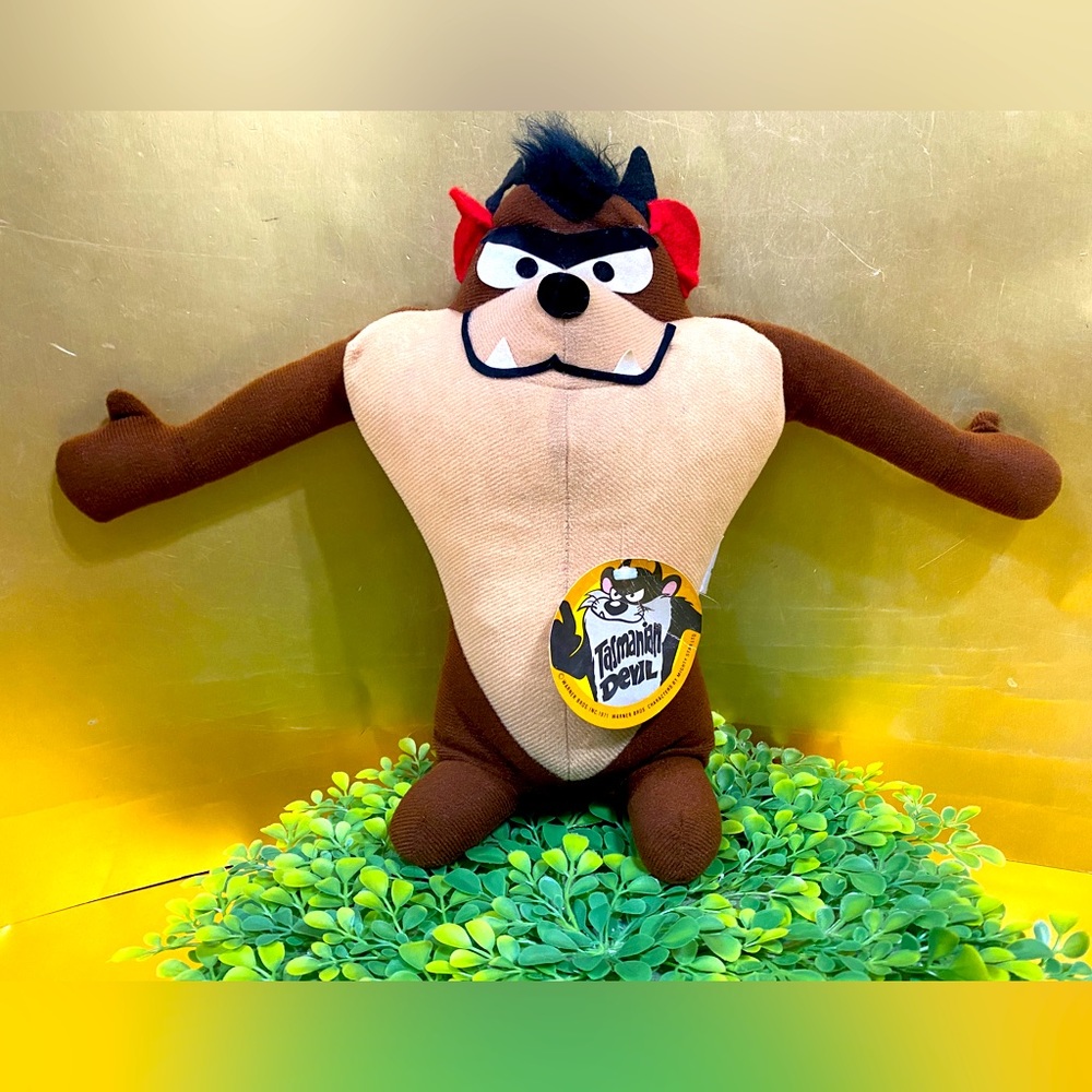 WARNER BROS. TASMANIAN DEVIL VINTAGE 1971 PLUSH WITH ORIGINAL ATTACHED TAGS